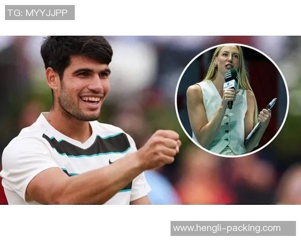 女子与足球明星亲密合影展现青春活力与运动魅力的精彩瞬间