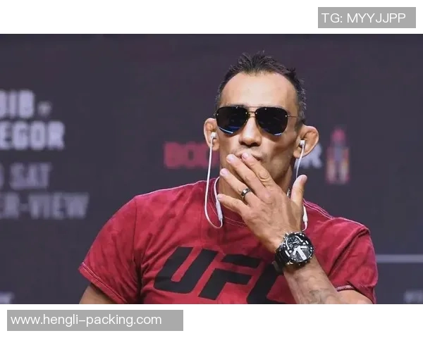 巴拉托尼足球明星的传奇之路与辉煌成就探秘